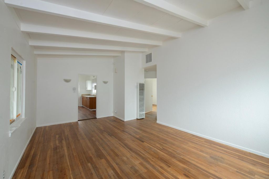 Image 7 of property listing at 2108 E Sussex Way, Fresno, CA 93726