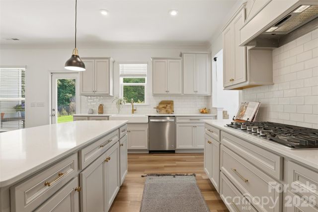 11511 Oakhampton Way, Matthews, NC 28105