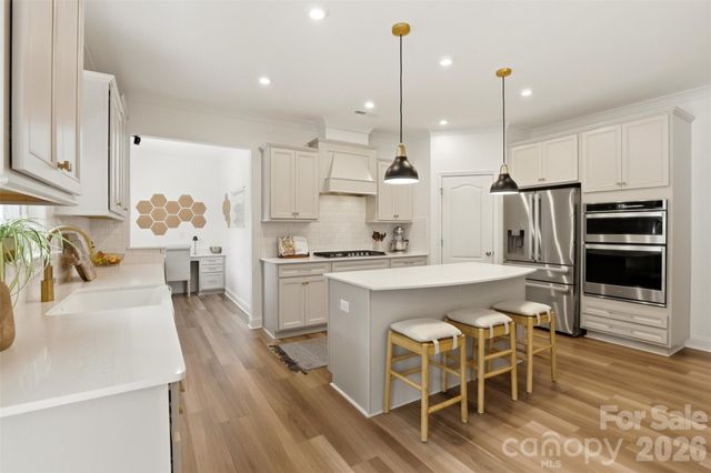 11511 Oakhampton Way, Matthews, NC 28105