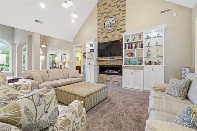 2621 Bombay LNDG, Virginia Beach, VA 23456