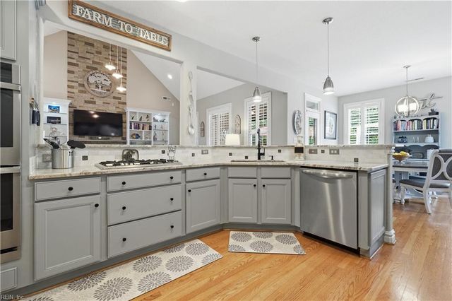 2621 Bombay LNDG, Virginia Beach, VA 23456