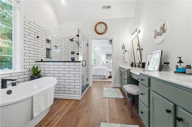 2621 Bombay LNDG, Virginia Beach, VA 23456
