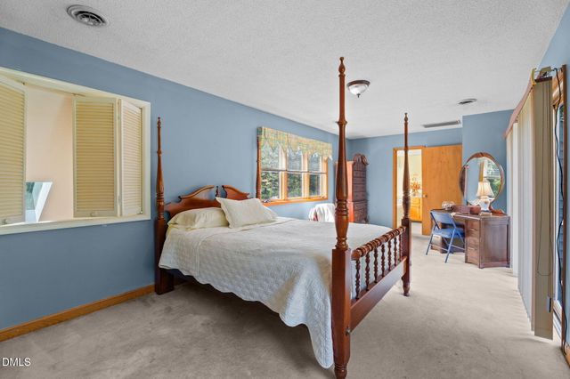 68 Kings Court, Henderson, NC 27537