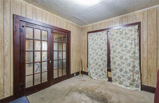 1003 Prairie Street, Columbus, TX 78934