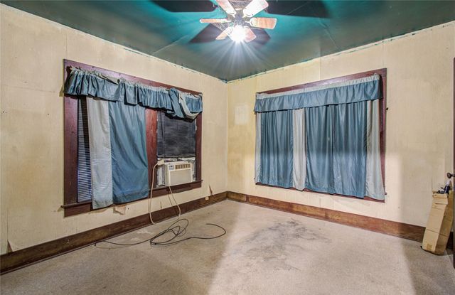 1003 Prairie Street, Columbus, TX 78934