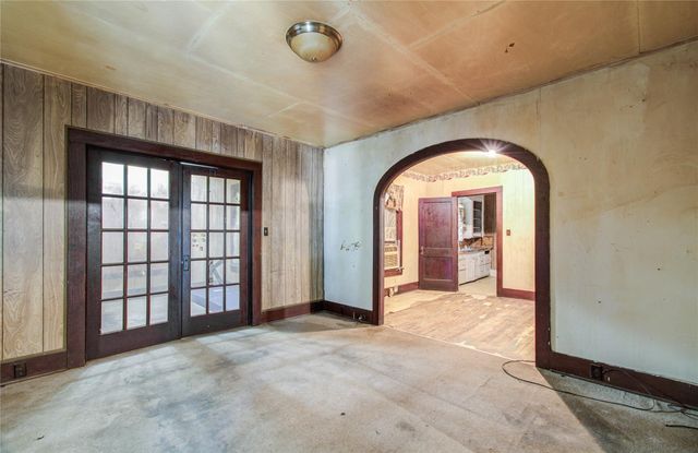 1003 Prairie Street, Columbus, TX 78934