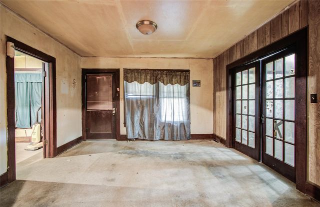 1003 Prairie Street, Columbus, TX 78934