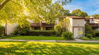 81 Richmond Boulevard 1B, Ronkonkoma, NY 11779