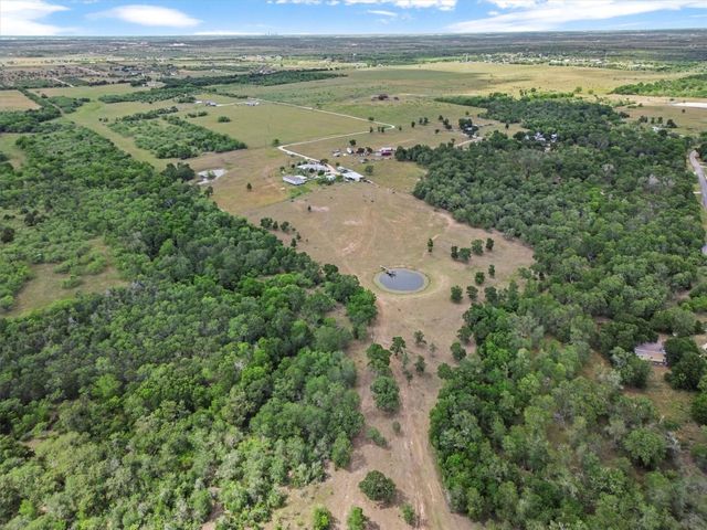 480 Grandpa RD, Lockhart, TX 78644