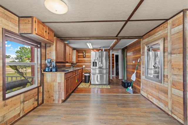 480 Grandpa RD, Lockhart, TX 78644