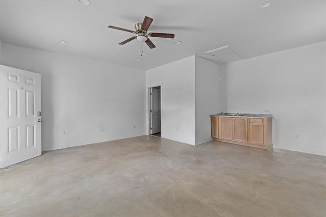 480 Grandpa RD, Lockhart, TX 78644