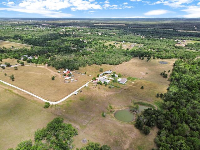 480 Grandpa RD, Lockhart, TX 78644