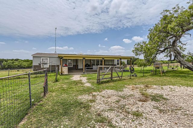 480 Grandpa RD, Lockhart, TX 78644