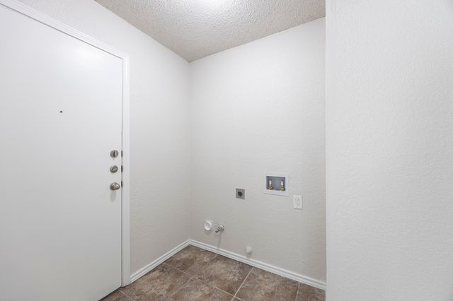 2201 Rockbluff Drive, Rowlett, TX 75088