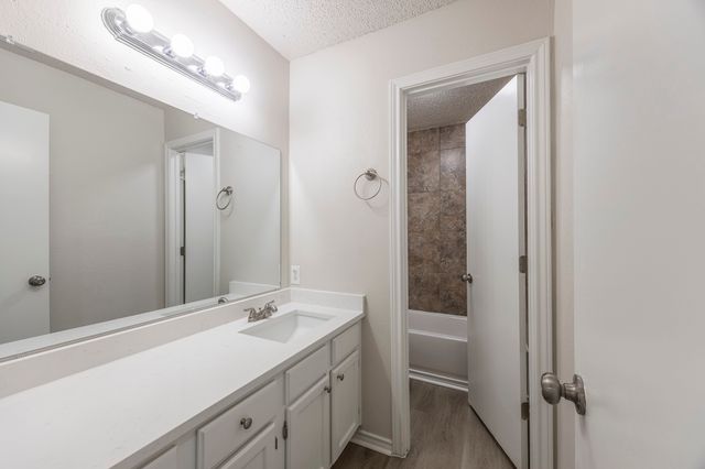 2201 Rockbluff Drive, Rowlett, TX 75088