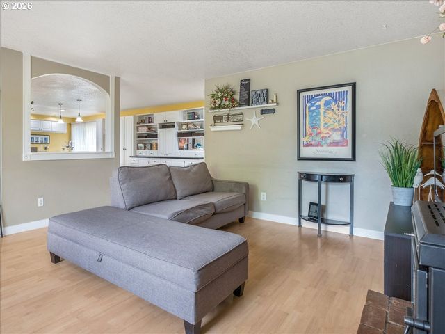 21194 Sw PAMELA Ct, Beaverton, OR 97003