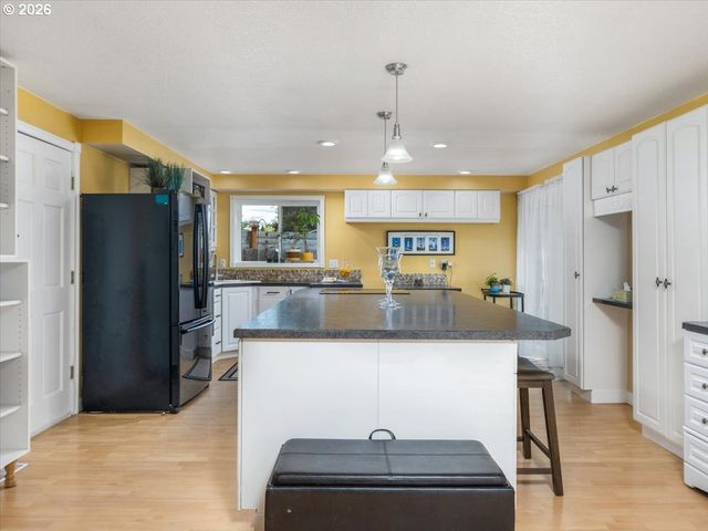 21194 Sw PAMELA Ct, Beaverton, OR 97003