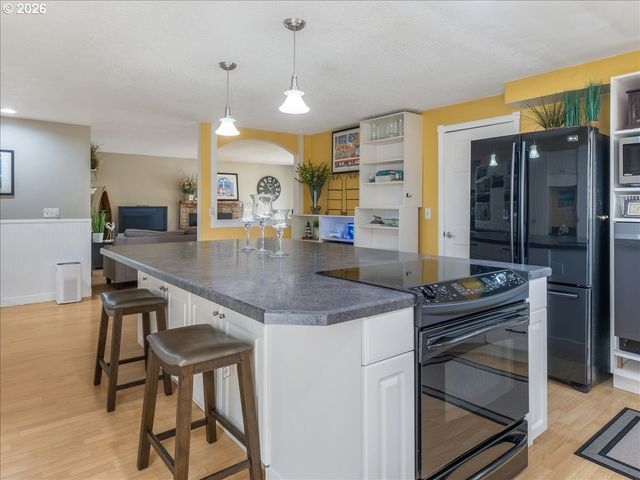 21194 Sw PAMELA Ct, Beaverton, OR 97003
