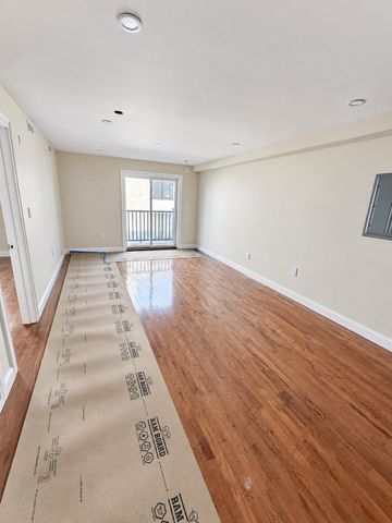 926 Broadway 8, Chelsea, MA 02150