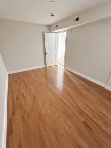 926 Broadway 8, Chelsea, MA 02150