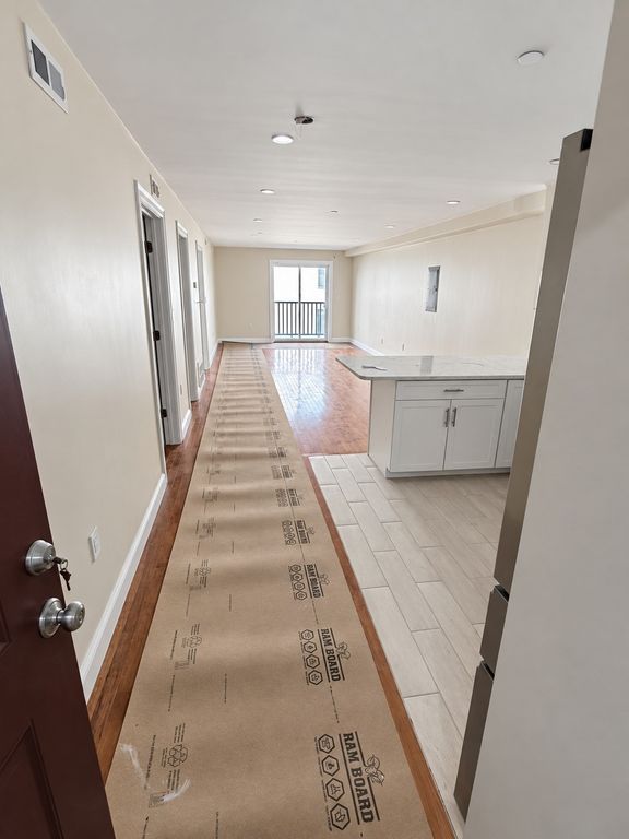 926 Broadway 8, Chelsea, MA 02150