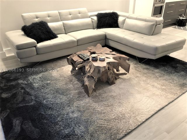 5701 Collins Ave 808, Miami Beach, FL 33140