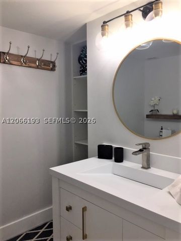 5701 Collins Ave 808, Miami Beach, FL 33140