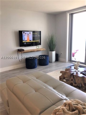 5701 Collins Ave 808, Miami Beach, FL 33140