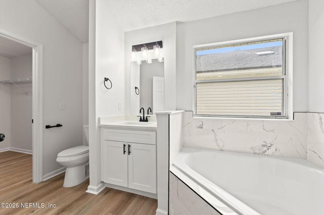 2991 CENTERWOOD Drive, Jacksonville, FL 32218