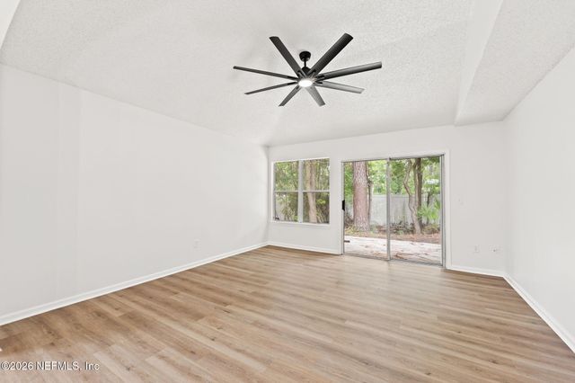 2991 CENTERWOOD Drive, Jacksonville, FL 32218