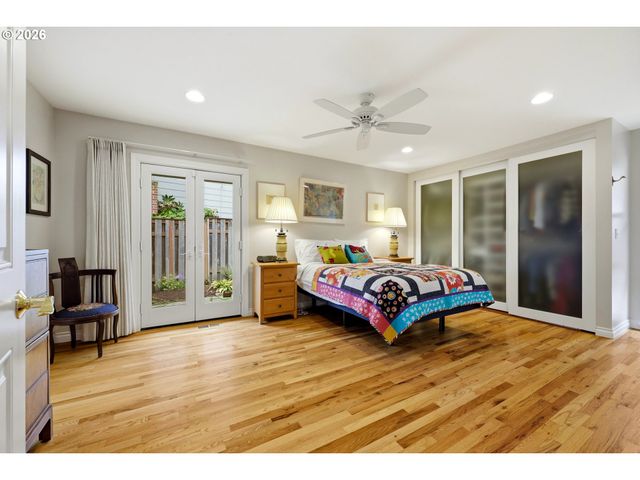 3435 Se RAYMOND St, Portland, OR 97202