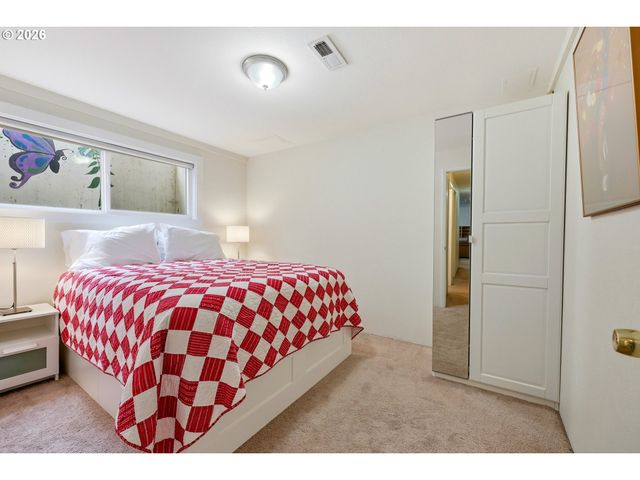 3435 Se RAYMOND St, Portland, OR 97202