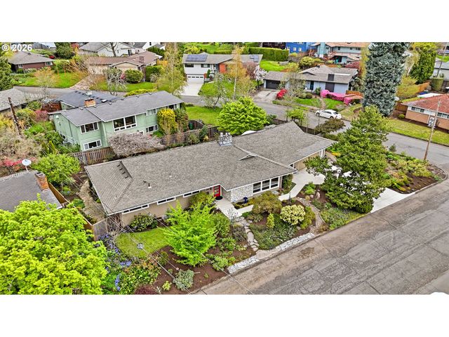 3435 Se RAYMOND St, Portland, OR 97202