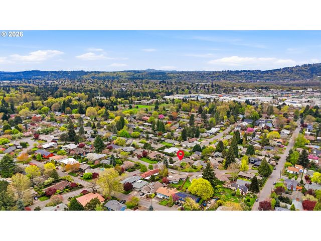 3435 Se RAYMOND St, Portland, OR 97202