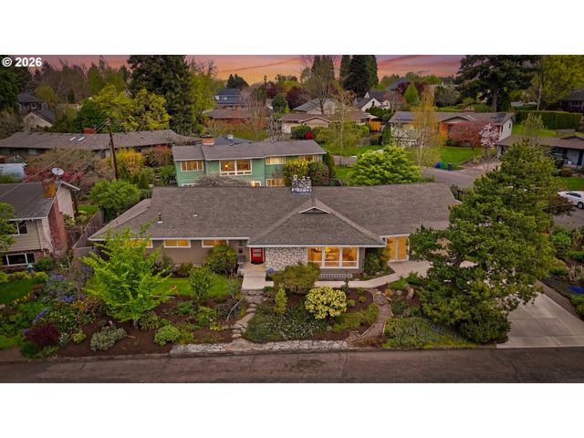 3435 Se RAYMOND St, Portland, OR 97202