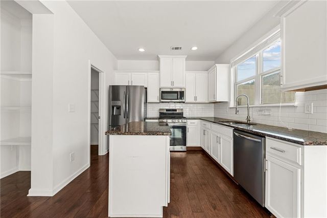 2434 Sardis Chase Ct, Buford, GA 30519