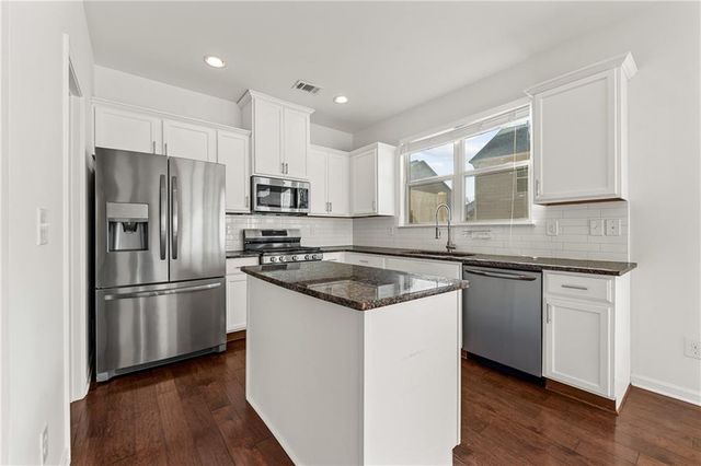 2434 Sardis Chase Ct, Buford, GA 30519