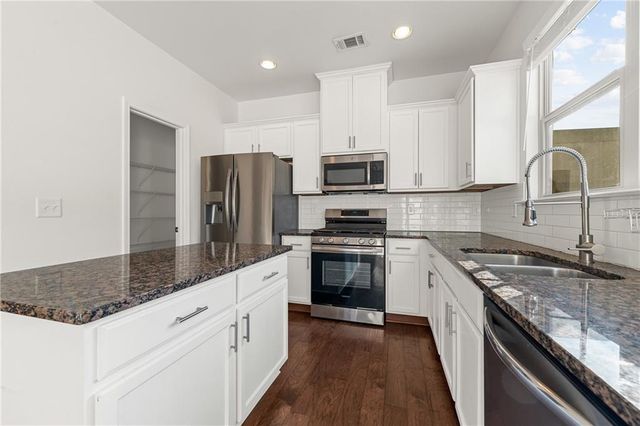 2434 Sardis Chase Ct, Buford, GA 30519