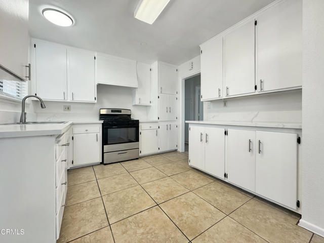 1203 W Avenue H8, Lancaster, CA 93534