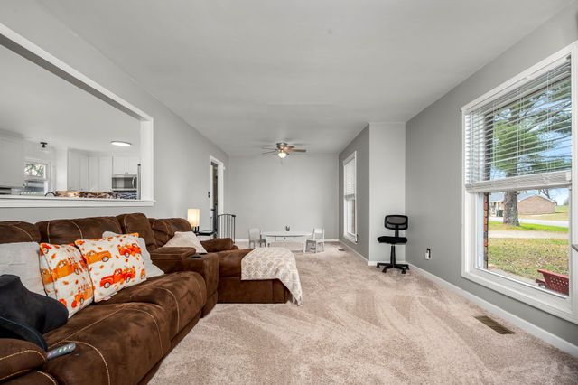 1265 Woodvale Dr, Gallatin, TN 37066