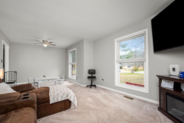 1265 Woodvale Dr, Gallatin, TN 37066