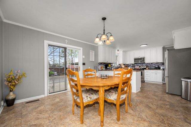 1265 Woodvale Dr, Gallatin, TN 37066