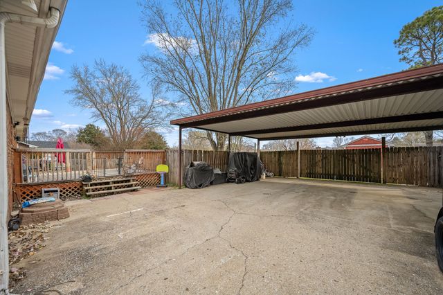 1265 Woodvale Dr, Gallatin, TN 37066