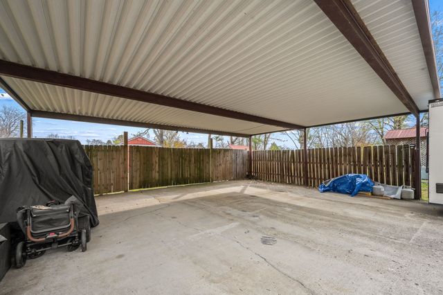 1265 Woodvale Dr, Gallatin, TN 37066