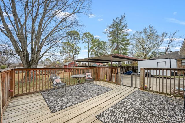 1265 Woodvale Dr, Gallatin, TN 37066