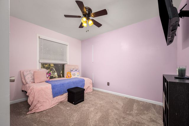 1265 Woodvale Dr, Gallatin, TN 37066