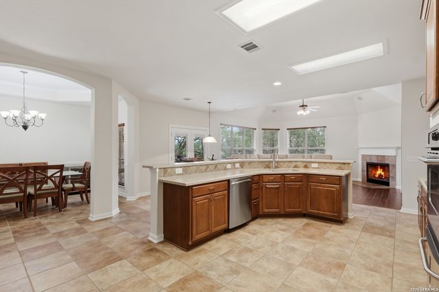 19203 Brannan Blf, San Antonio, TX 78258