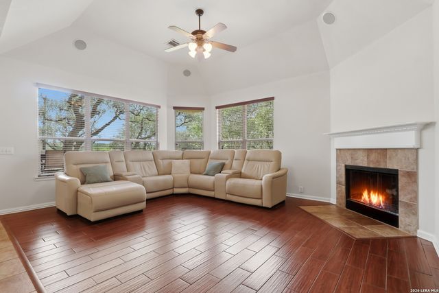19203 Brannan Blf, San Antonio, TX 78258