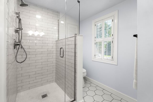 17 Fenmere Avenue, Wellesley, MA 02482