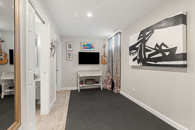 17 Fenmere Avenue, Wellesley, MA 02482